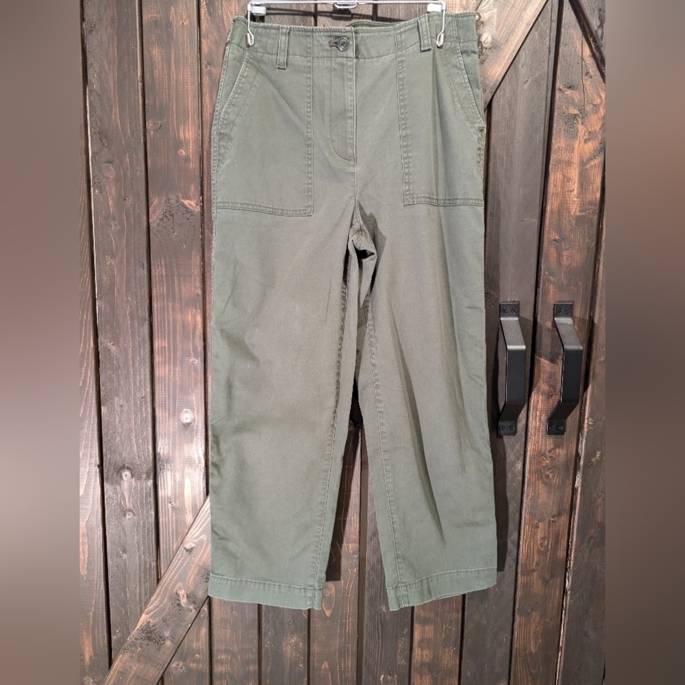 Talbot's patch front wide leg cropped pants, size 8.